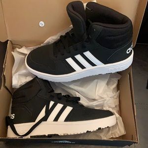 NWT adidas high top sneakers boys 4 woman’s 5-5.5
